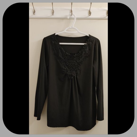 GUUKA || Pretty Black Top with Lace Inset (SIZE L) - Picture 4 of 7